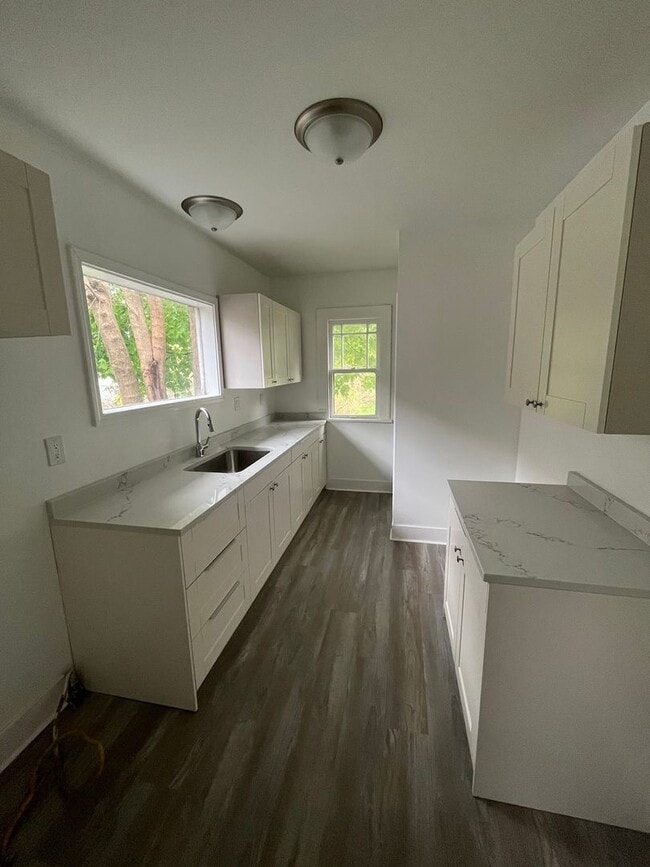Photo - Newly remodeled 4 bed 2 bath home available in Rockford ***SECTION 8 OK***