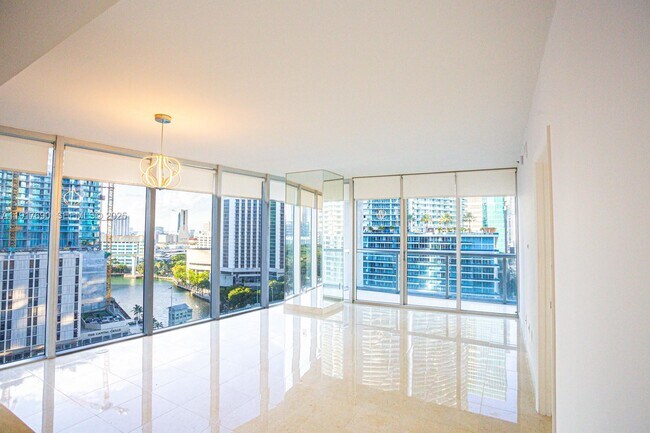Photo - 475 Brickell Ave Unidad 1615