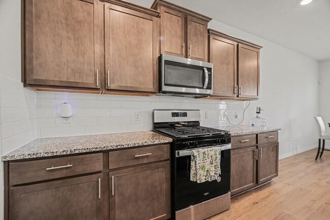 Photo - 1613 Grand Villa St