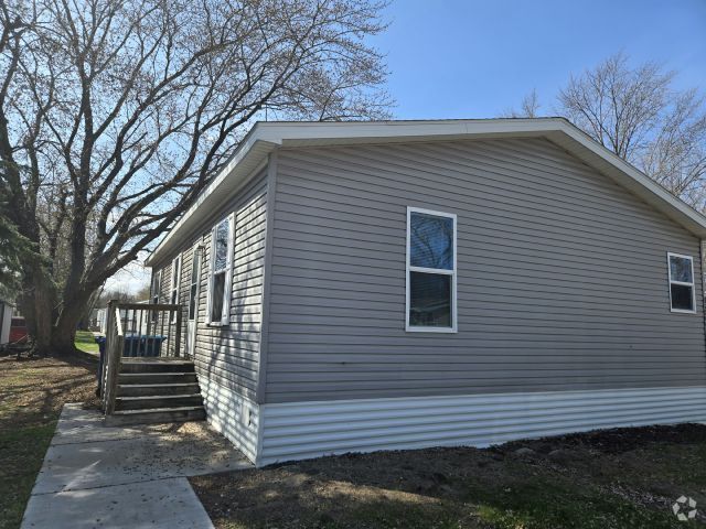 Building Photo - 11344 6th St NE Rental