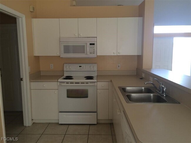 Photo - 1031 NE 7th Pl