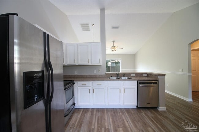 609 Saleta St