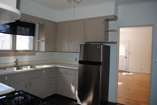 Kitchen - 27 N Church St Unit A
