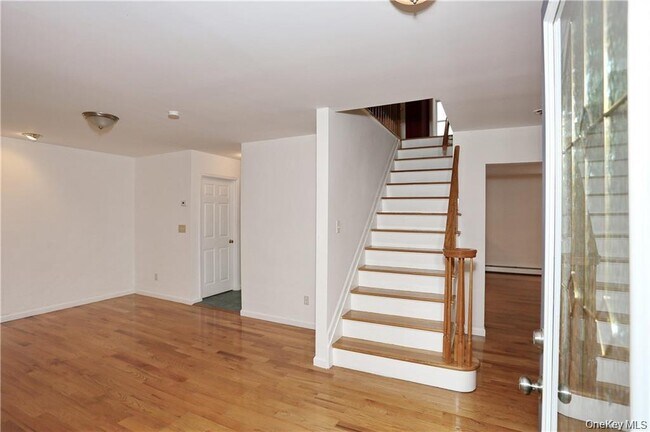 80 Old Quaker Hill Rd