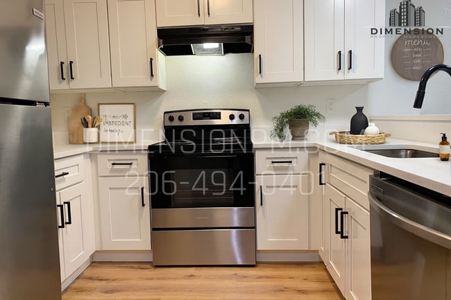 Building Photo - Easy to book Self Tours for this 2 bed/1 + bath condo in Kent off of Canyon Dr!