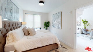 Photo - 105 S Doheny Dr