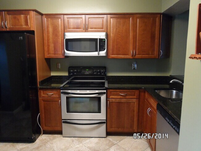 Beautiful 2 Bedroom with Loft Townhome Loc... - Beautiful 2 Bedroom with Loft Townhome Loc...