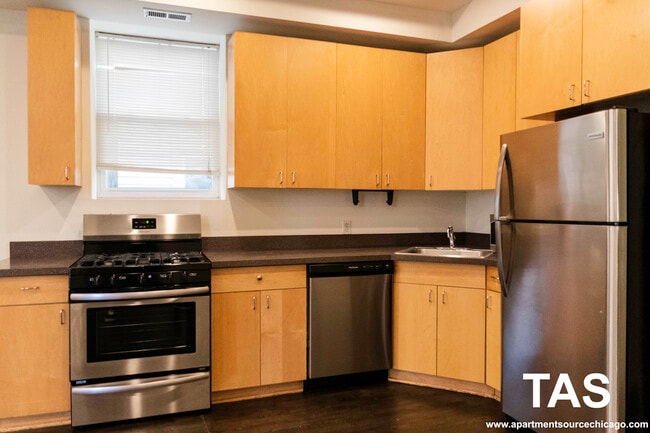 Building Photo - 2112 N Campbell Ave Unit 1F Rental