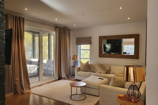 Photo - 305 All. Paisible