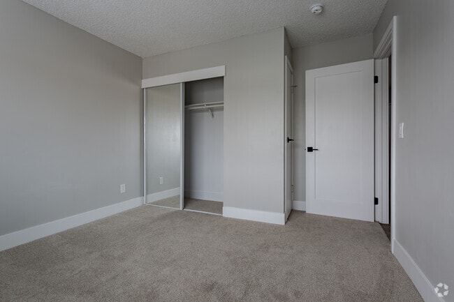 2BR, 1BR - 750 SF - #10 - 535 Hobart