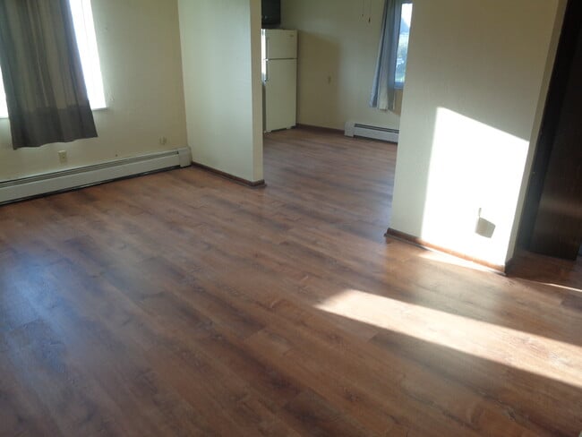 Building Photo - 708 Paul St Unit 3