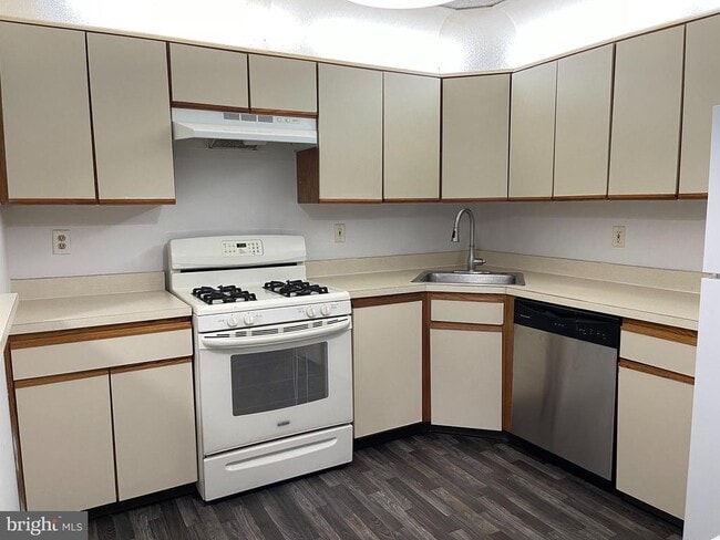 Photo - 17 Joyner Ct