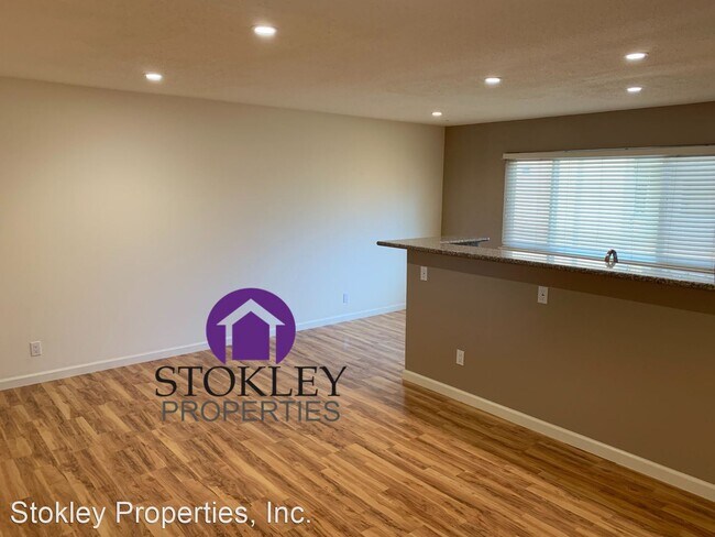 Photo - 950 Dewing Ave