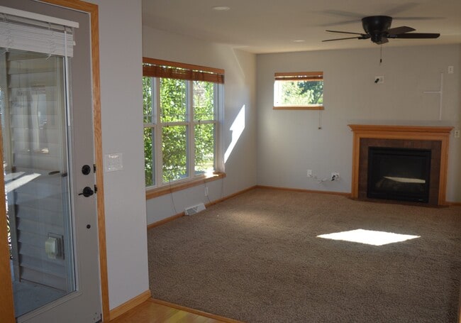 Photo - 8921 Snowberry Ln