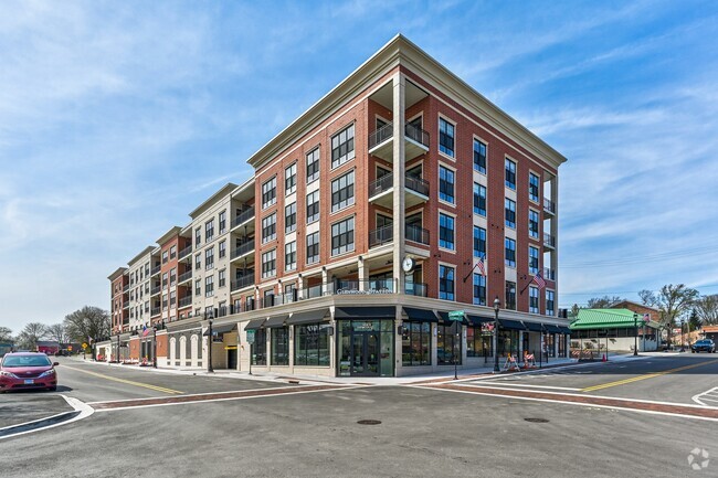 Building Photo - Glenwood Station Rental