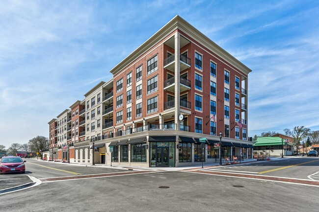 Glenwood Station - Glenwood Station Apartments
