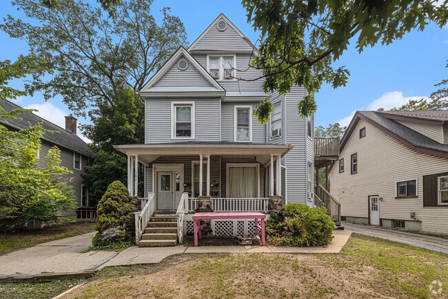 Building Photo - 1015 Packard St Unit B Rental