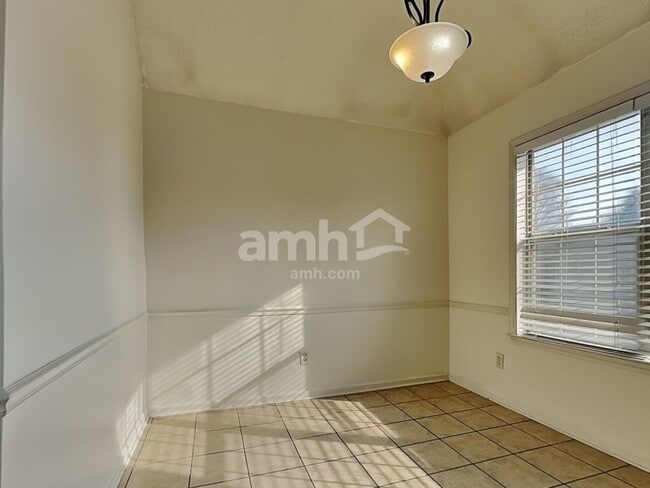 Photo - 4920 Misty River Rd