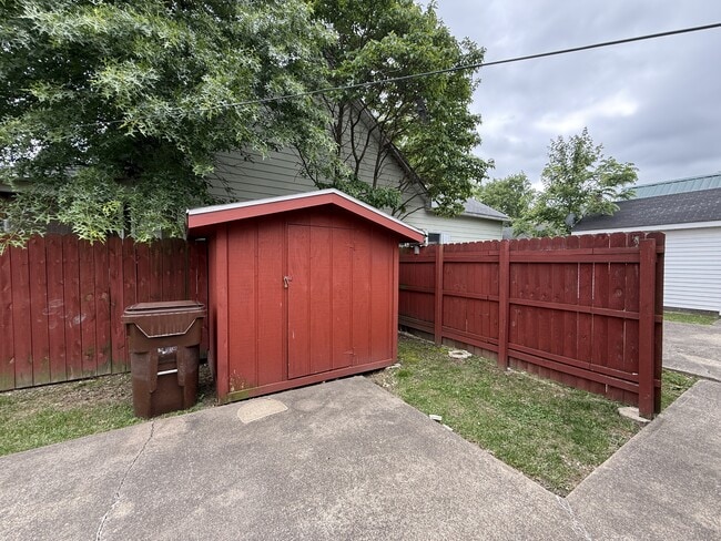 Photo - 622 N Washington St