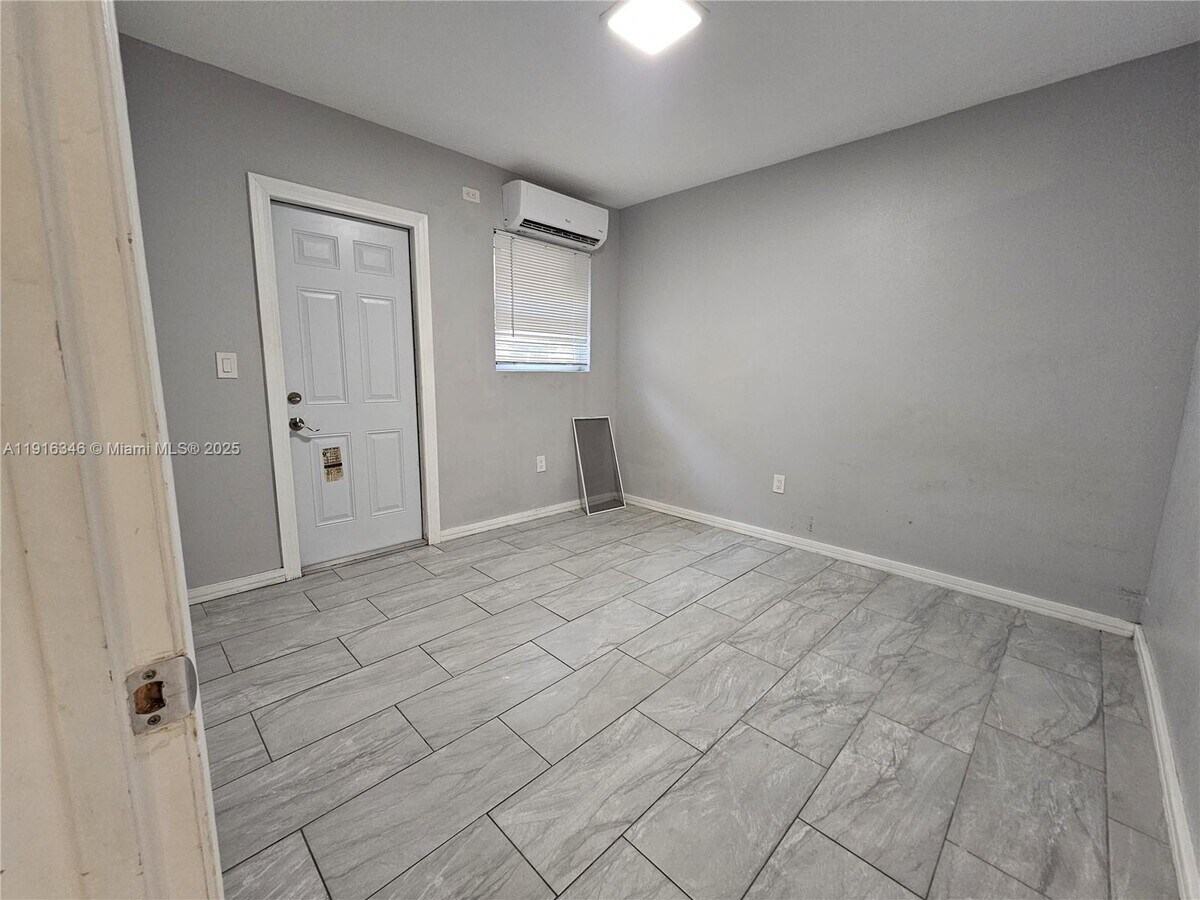 Photo - 950 NW 5th St Unit 2