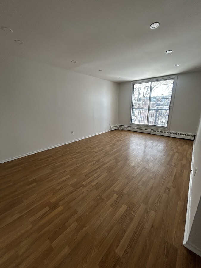 Photo - The Prestigious