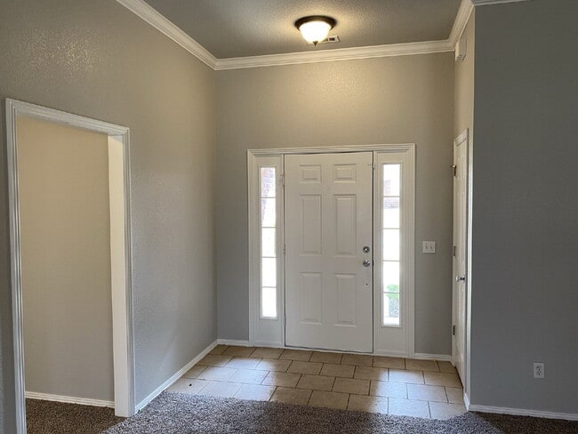 Photo - 4902 Hawthorne Way