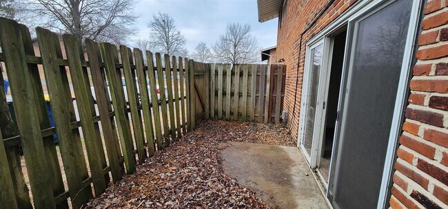 Photo - Spacious Renovated Townhome Near Highways & Lambert Airport