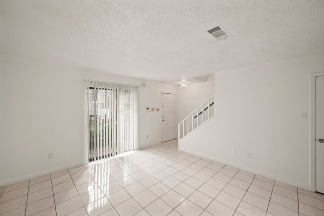 Photo - 3987 Tanglewilde St Unidad True