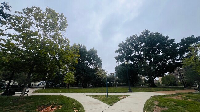 Photo - 2300 19th St NW Unit 2