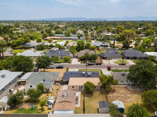 Photo - 510 E Belmont Ave