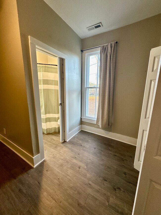 Photo - 517 Malone Cir