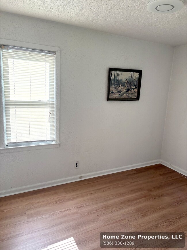Photo - 486 Fildew Ave