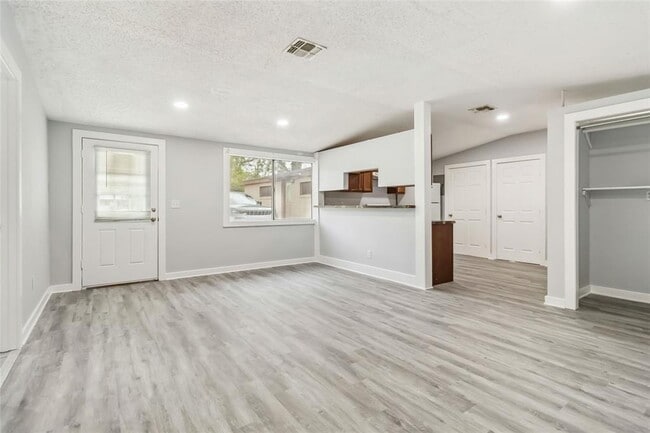 Photo - 1020 Oasis St