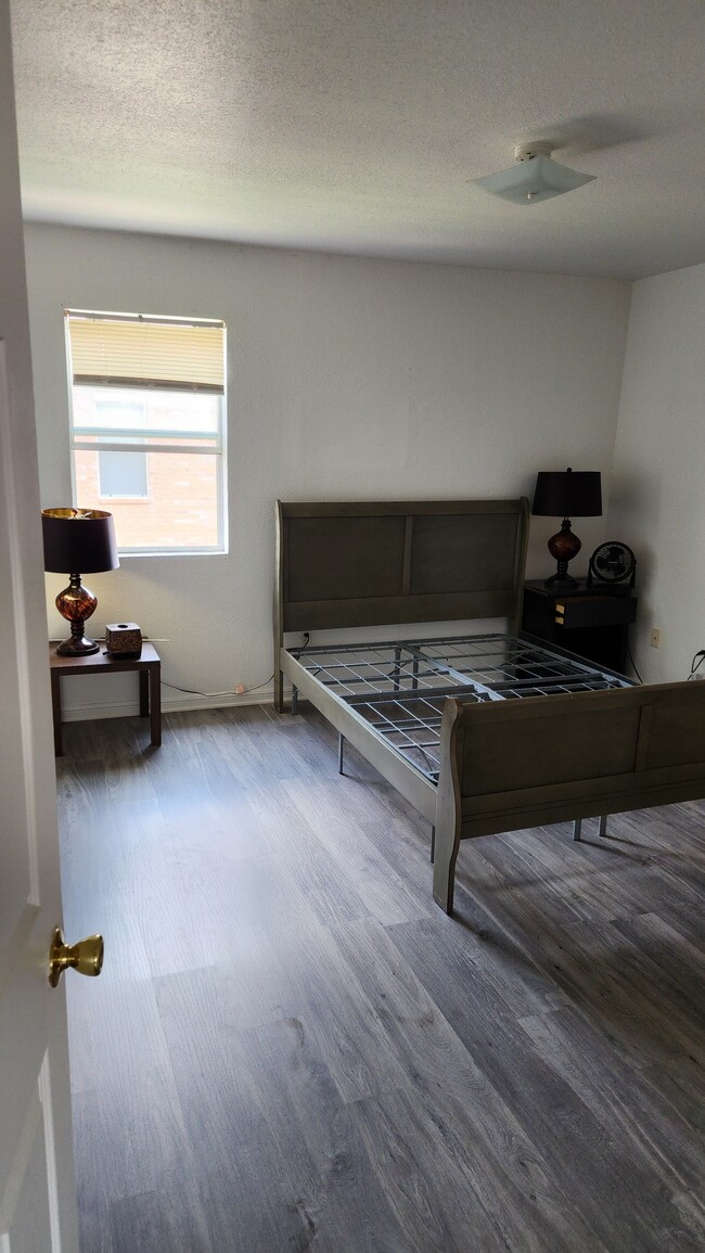 Photo - 2810 Cantabrian Dr Unidad C