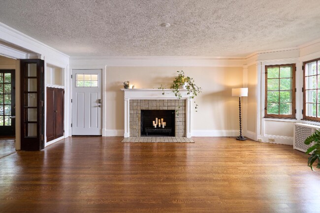 Photo - 2155 Middlefield Rd Unidad Main