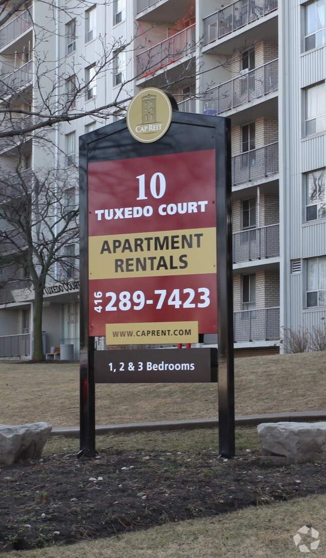 Photo - Tuxedo Court