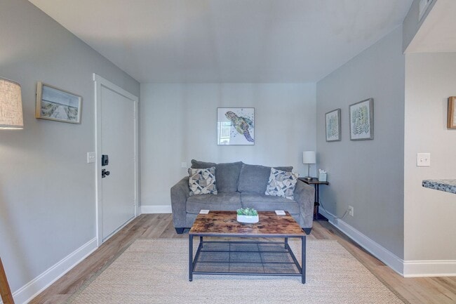 4752 Seahawk Ct Unit B10