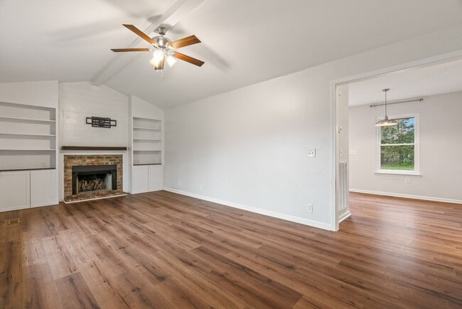 Photo - Murfreesboro Main Level Living with Spacio...