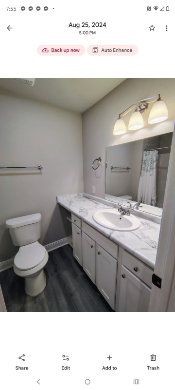 Photo - 18046 Richmond St