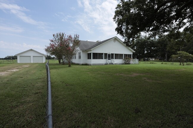 Building Photo - 2389 CR 158 Rental