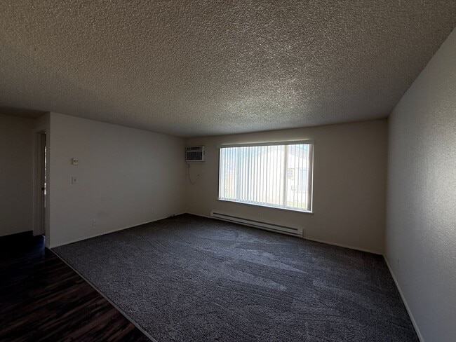 3708 W 6th Ave