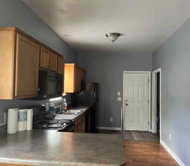 Photo - 1014 Hanover St