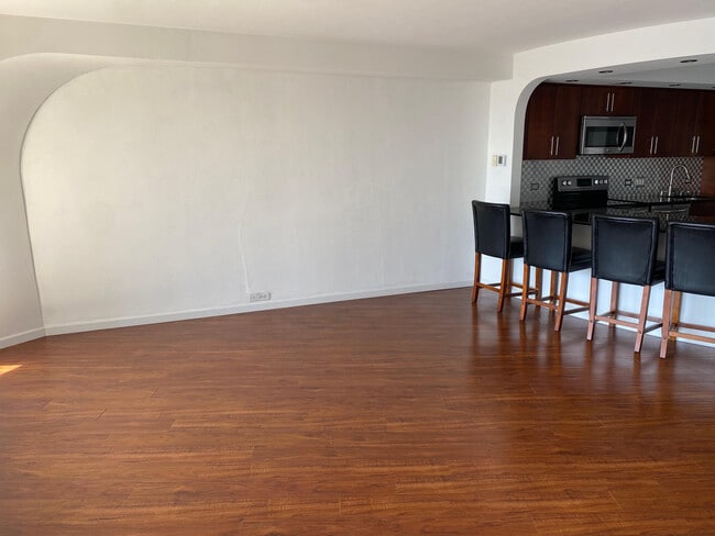 300 N State St Unit 4708