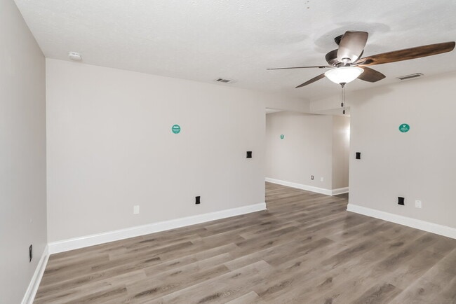 Photo - 4914 Reagan Ave