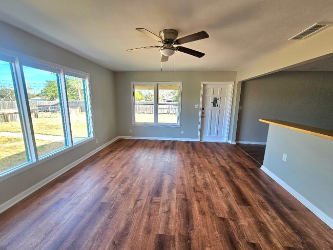 Photo - 513 Oakdale Dr