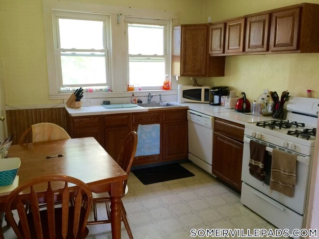 Photo - 39-41 Waterhouse St. Unit 3