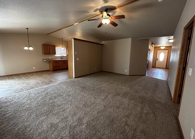 Photo - 405 Sapphire Ln