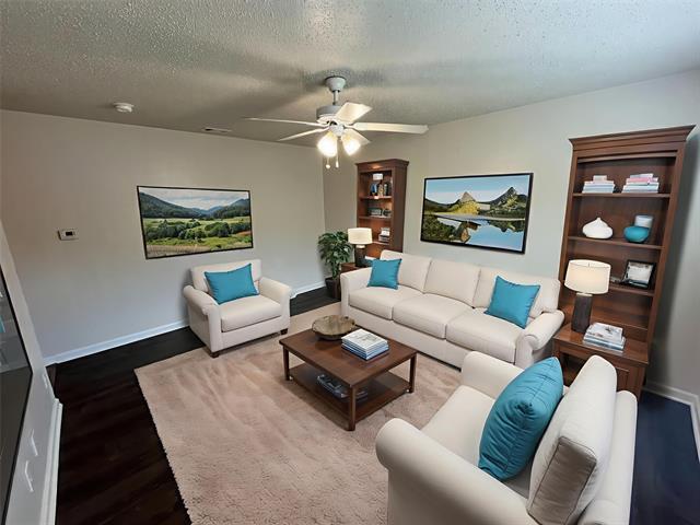 Photo - 1706 Curtis Dr