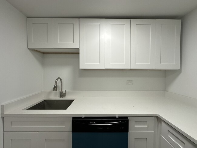 Photo - 1626 N Fairfield Ave Unit R00A