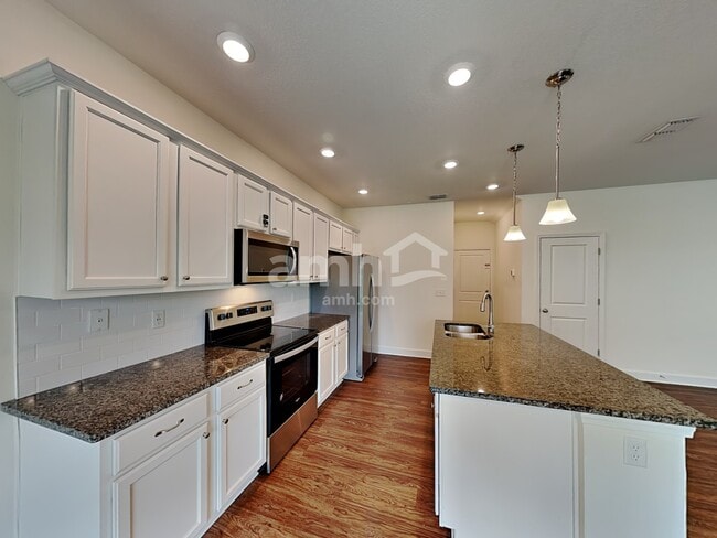 Photo - 8553 Highfield Ave